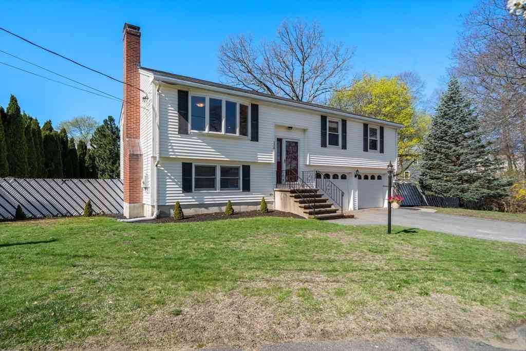 Homes For Sale - 126 Hanscom Ave<br/> Middlesex County, Reading, MA 01867