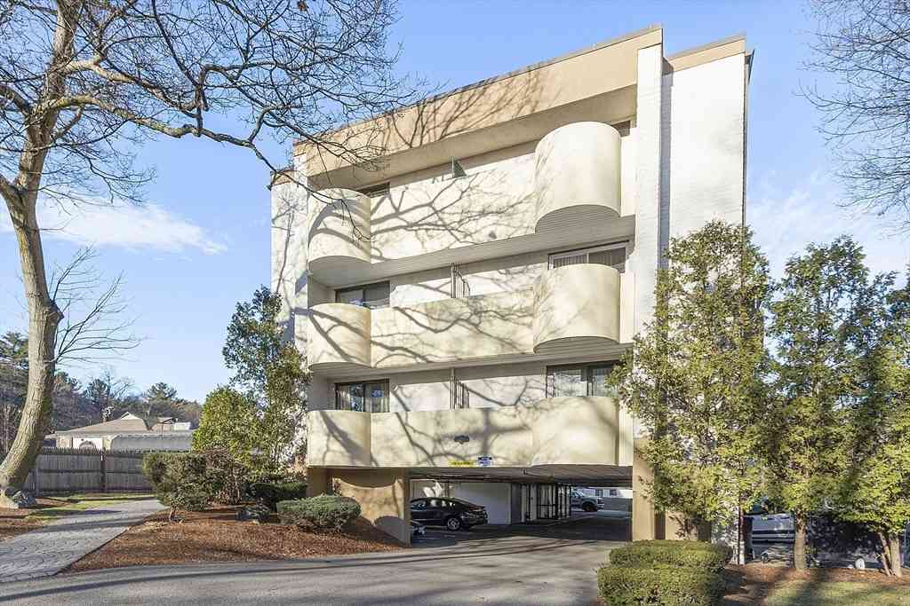 Condo For Sale - 295 W. Wyoming Avenue #10C<br/> Stoneham, MA 02180