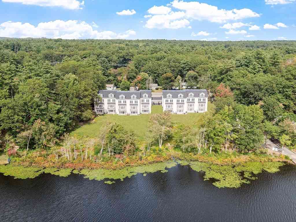 Condo For Sale - 206 W Main St #8<br/> Georgetown, MA 01833