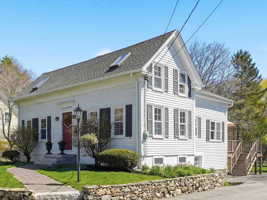 Homes For Sale - 92 Central St<br/> Georgetown, MA 01833