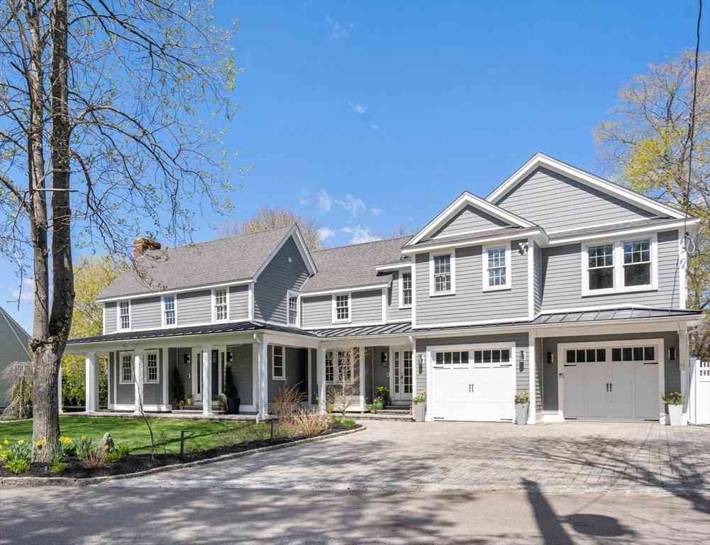 Homes For Sale - 6 Hale Place<br/> Medfield, MA 02052