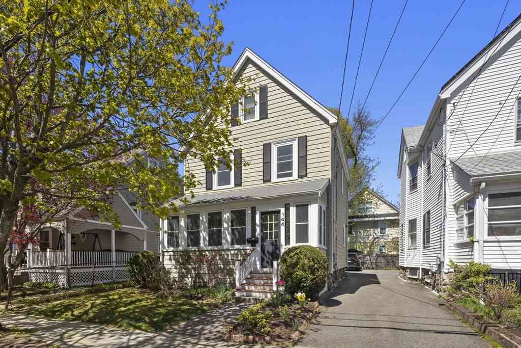 Homes For Sale - 144 Alder St<br/> Middlesex County, Waltham, MA 02453