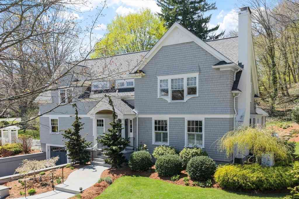 Homes For Sale - 16 Hastings Rd<br/> Middlesex County, Lexington, MA 02421