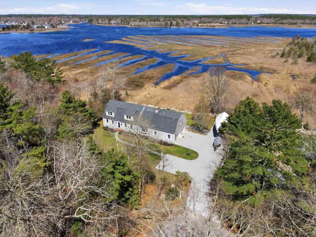 Homes For Sale - 44 Stoney Run Lane<br/> Marion, MA 02738