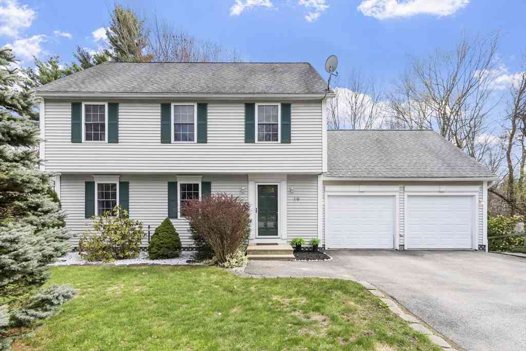 Homes For Sale - 19 Fieldstone Dr<br/> Worcester County, Gardner, MA 01440