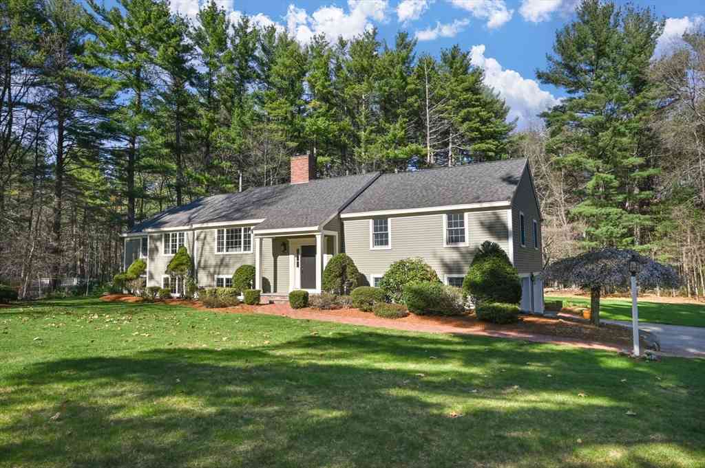 Homes For Sale - 19 Turner Drive<br/> Middlesex County, North Reading, MA 01864