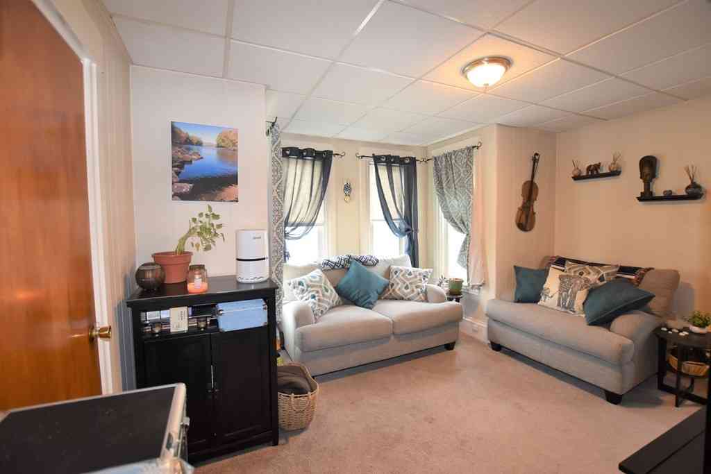 Apartment For Rent - 32 Floyd St #2<br/> Waltham, MA 02453