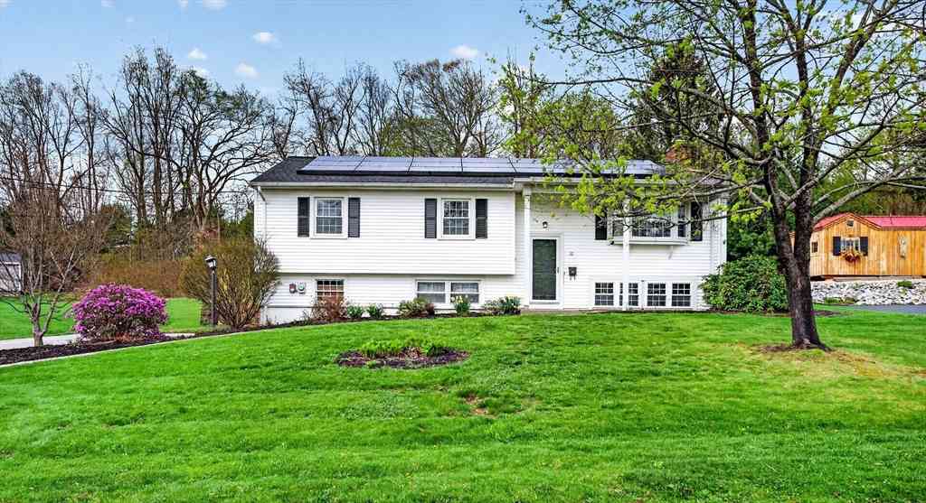 Homes For Sale - 10 Meadowbrook Rd<br/> Worcester County, Auburn, MA 01501