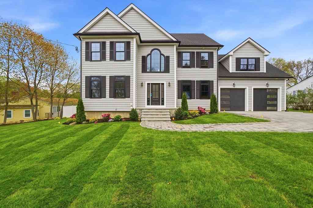 Homes For Sale - 23 Day Cir<br/> Middlesex County, Woburn, MA 01801