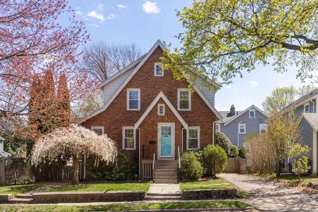 Homes For Sale - 220 Hillside Avenue<br/> Arlington, MA 02476