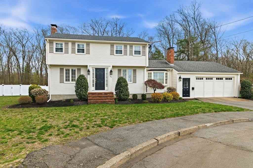 Homes For Sale - 85 Marks Rd<br/> Weymouth, MA 02189