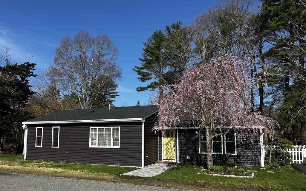 Homes For Sale - 6 Upton St<br/> Plymouth County, Hanson, MA 02341