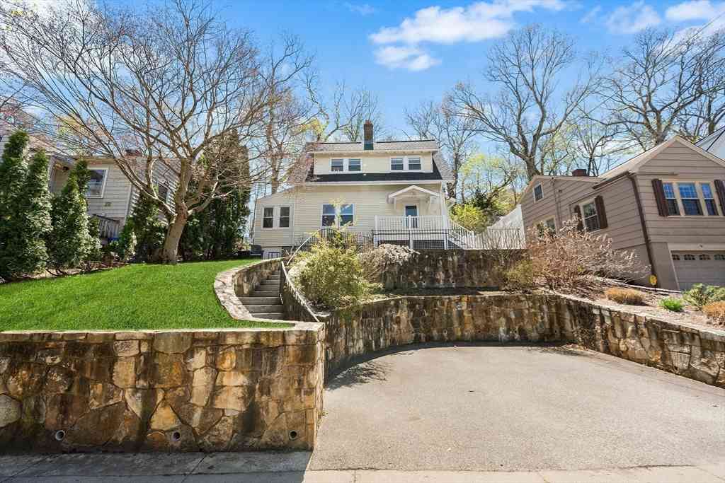 Homes For Sale - 76 Paul Revere Rd<br/> Arlington, MA 02476