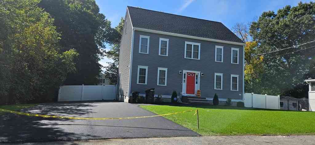 Homes For Sale - 61 Huntington Ave<br/> Plymouth County, Brockton, MA 02301