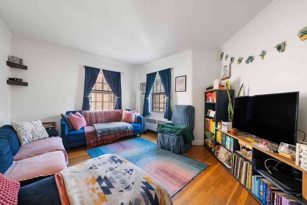 Condo For Sale - 5 Garden Court #1<br/> Cambridge, MA 02138