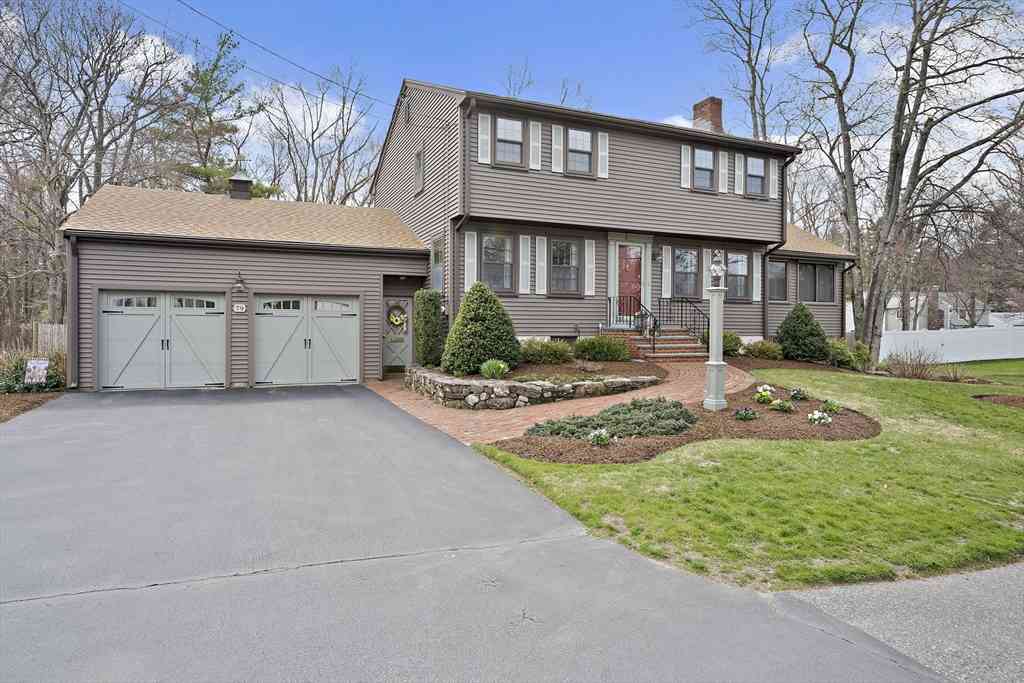 Homes For Sale - 79 Hickory Ln<br/> Weymouth, MA 02188
