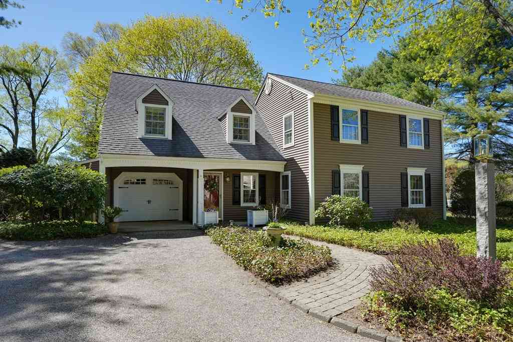 Homes For Sale - 4 Newell Dr<br/> Medfield, MA 02052