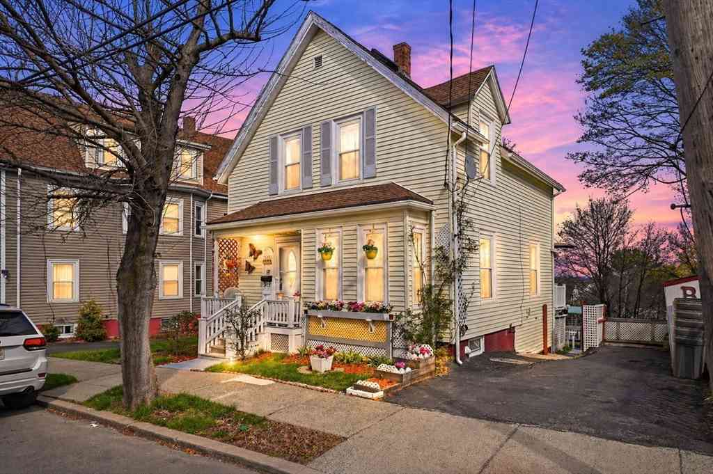 Homes For Sale - 70 Allen Ave<br/> Lynn, MA 01902
