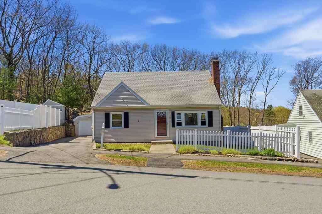 Homes For Sale - 11 Cannon Rock Rd<br/> Lynn, MA 01904