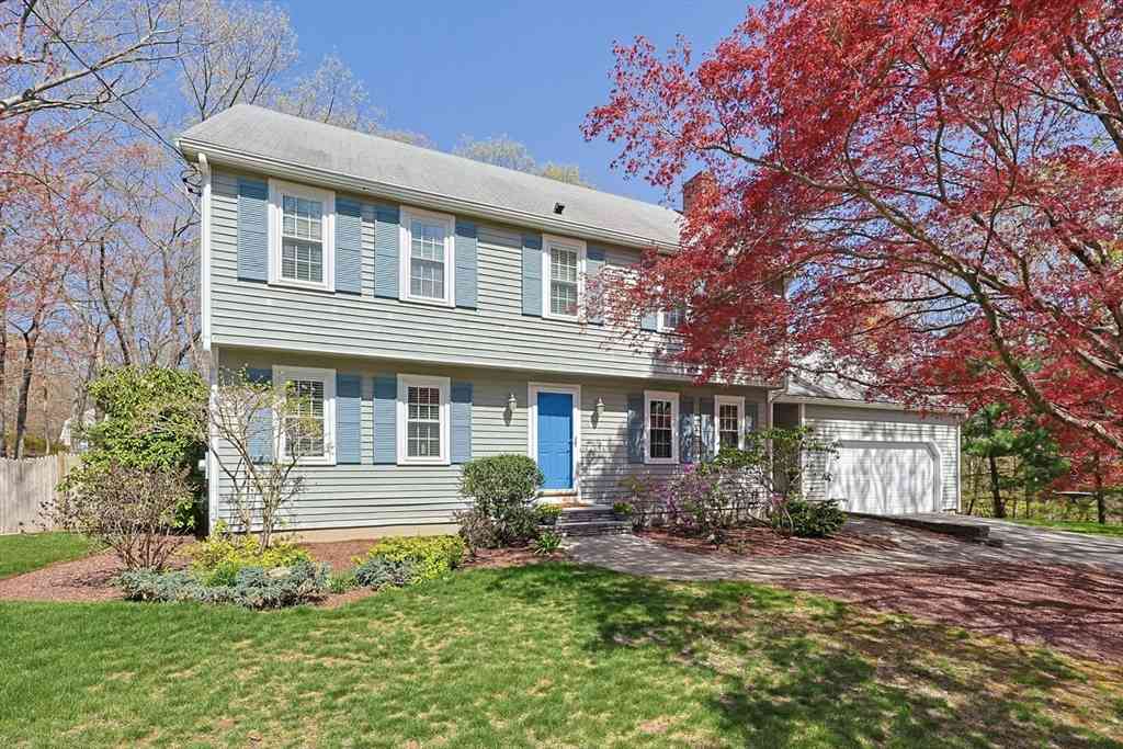 Homes For Sale - 16 Teaberry Lane<br/> North Attleboro, MA 02760