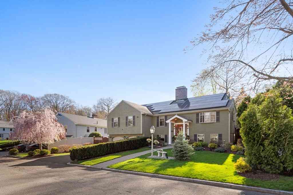 Homes For Sale - 115 Ellis Farm Ln<br/> Melrose, MA 02176