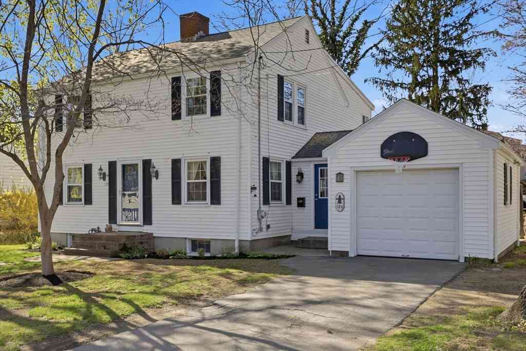 Homes For Sale - 129 Academy Ave<br/> Weymouth, MA 02188