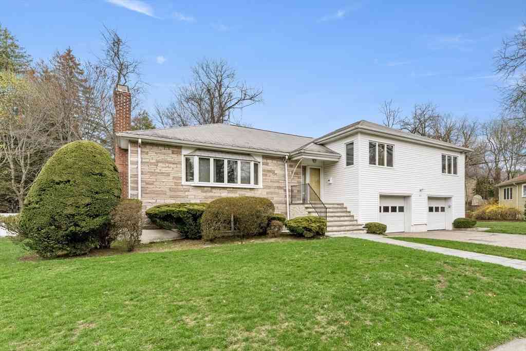Homes For Sale - 84 Cynthia Road<br/> Middlesex County, Newton, MA 02459