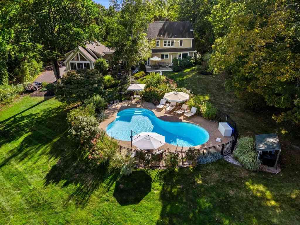 Homes For Sale - 11 Archelaus Hill Rd<br/> West Newbury, MA 01985