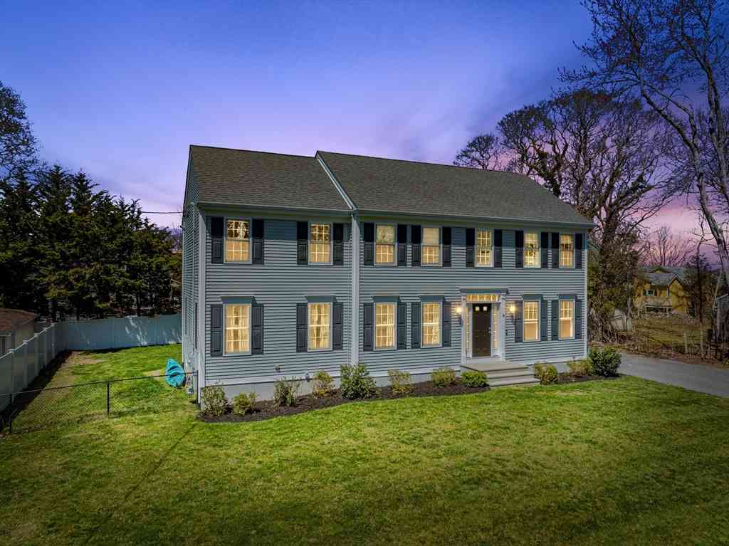 Homes For Sale - 14 Grandview Ave<br/> Bristol County, Fairhaven, MA 02719