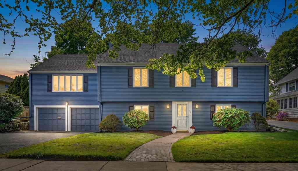 Homes For Sale - 26 Garfield Rd<br/> Melrose, MA 02176