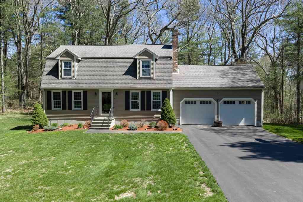 Homes For Sale - 8 Griffin Rd<br/> Norfolk County, Franklin, MA 02038
