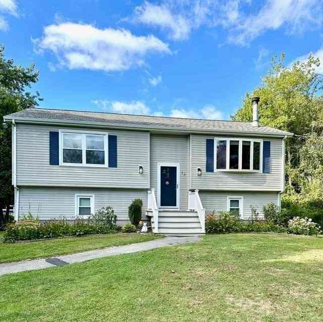 Homes For Sale - 49 Hathaway Rd<br/> Bristol County, Acushnet, MA 02743