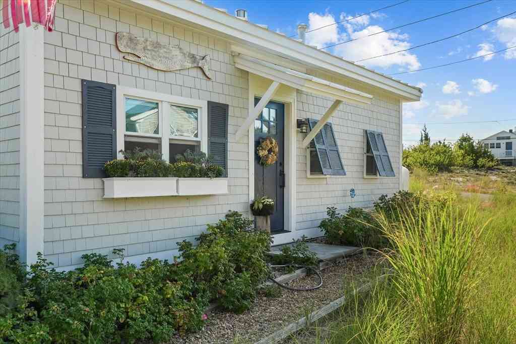 Homes For Sale - 128 Old Point Rd<br/> Essex County, Newburyport, MA 01950