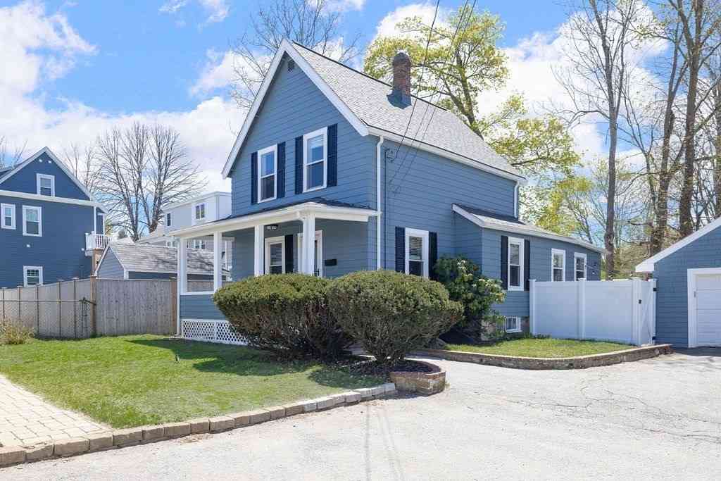Homes For Sale - 3 Ainsworth Pl<br/> Melrose, MA 02176