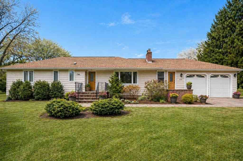 Homes For Sale - 424 Central<br/> Middlesex County, Holliston, MA 01746