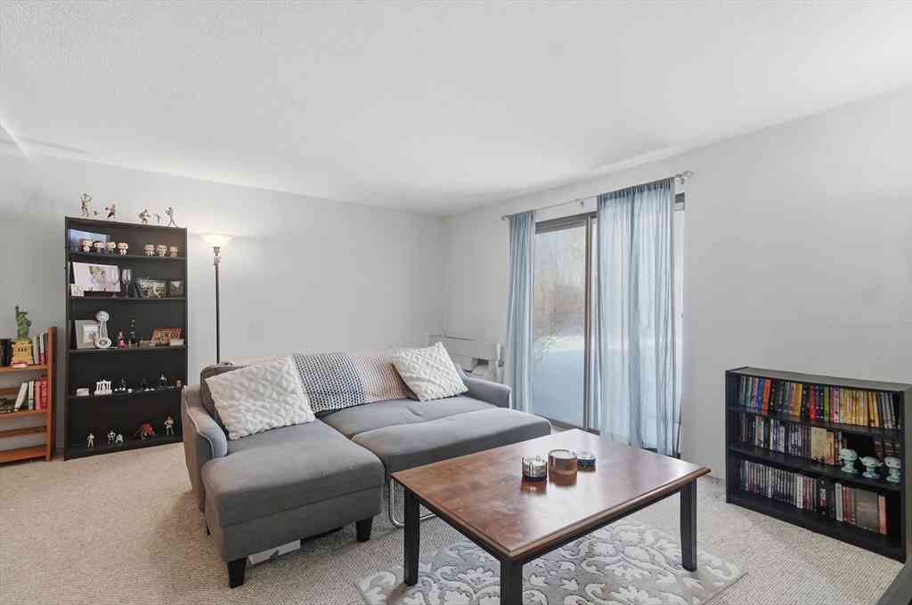 Condo For Sale - 7 Village Hill Lane #2<br/> Natick, MA 01760