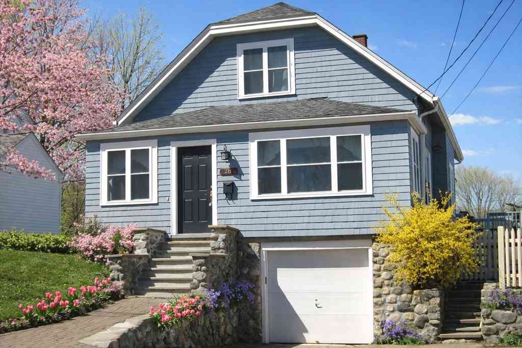 Homes For Sale - 28 Copley Avenue<br/> Middlesex County, Waltham, MA 02452