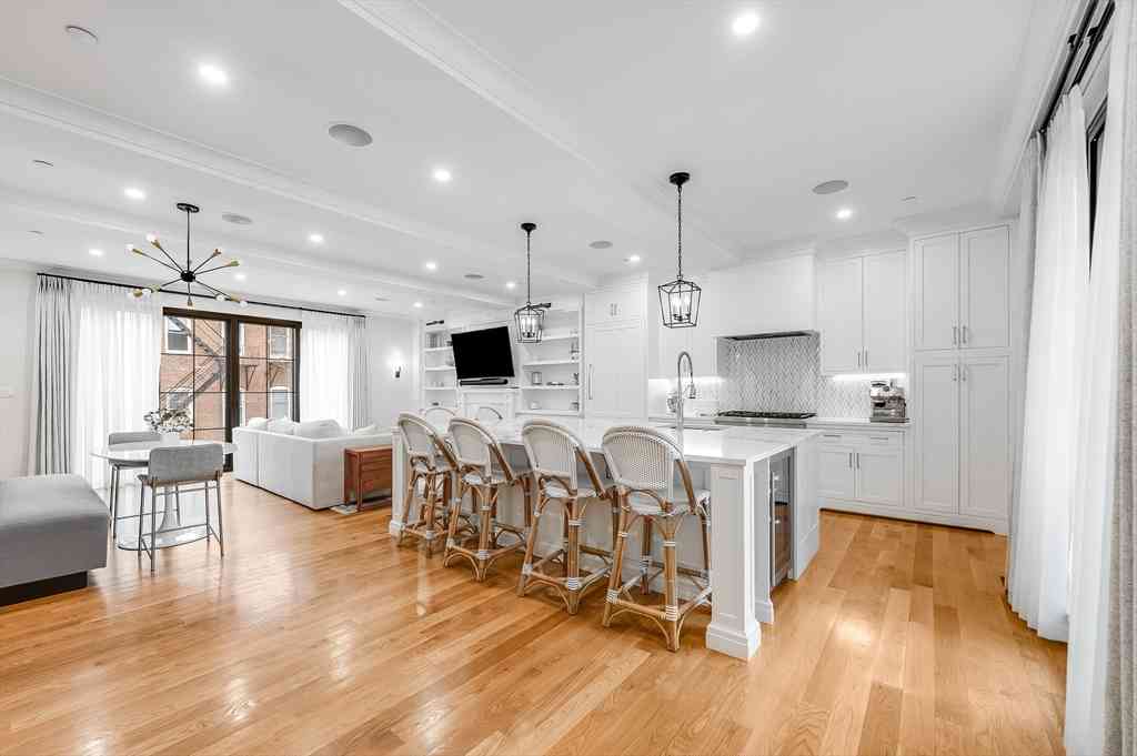 Condo For Sale - 799 E 3rd St #2<br/> Boston, MA 02127