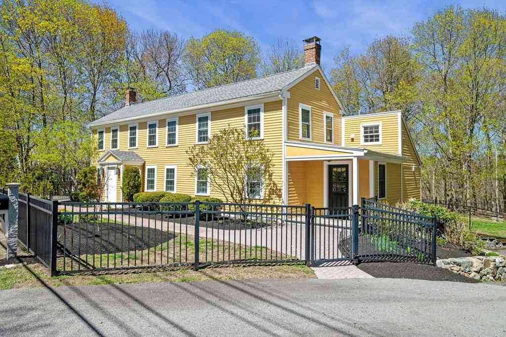 Homes For Sale - 1 Chestnut St<br/> Middlesex County, North Reading, MA 01864