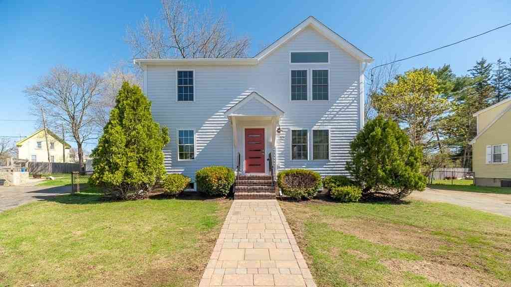 Homes For Sale - 32 Lexington Drive<br/> Beverly, MA 01915