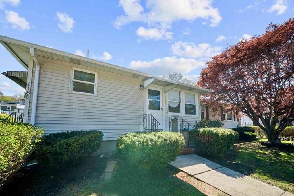 Condo For Sale - 1180 Main Street #1<br/> Waltham, MA 02451