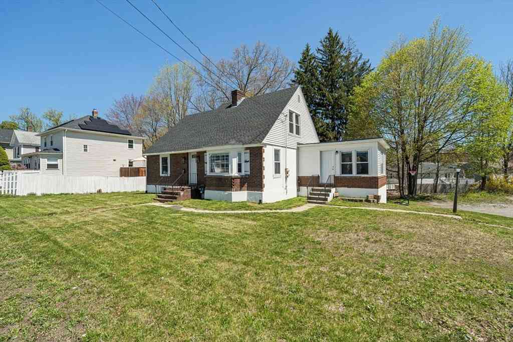 Homes For Sale - 633 Main Street<br/> Worcester County, Leominster, MA 01453