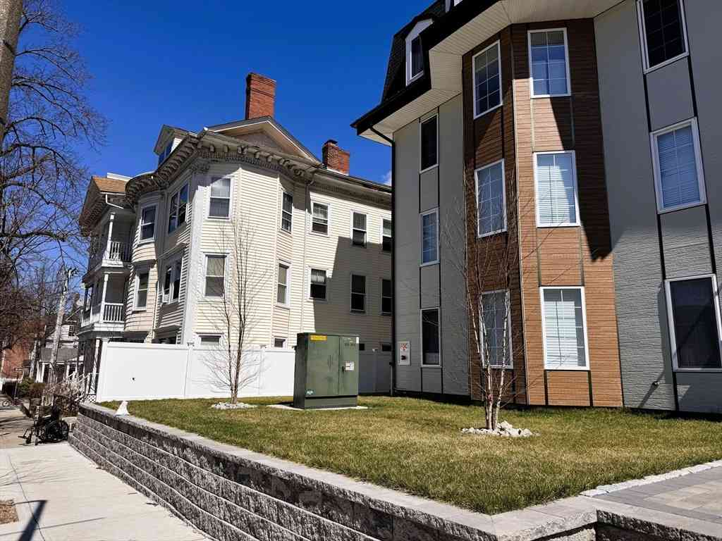 Homes For Rent - 472 Warren<br/> Boston, MA 02119