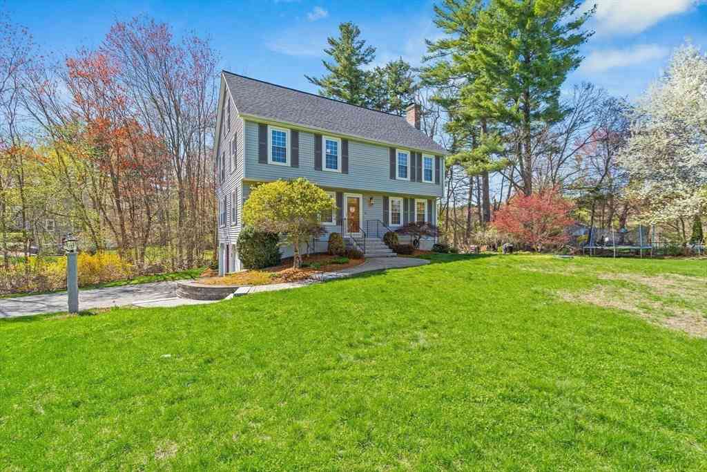 Homes For Sale - 18 Villanova Dr<br/> Middlesex County, Westford, MA 01886