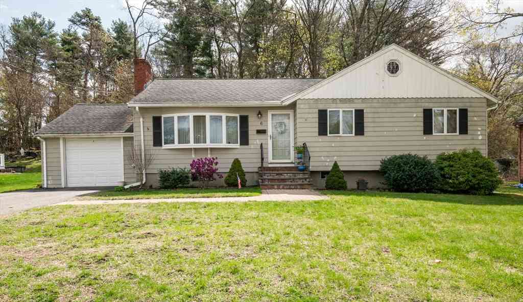 Homes For Sale - 6 Janice Lane<br/> Stoneham, MA 02180