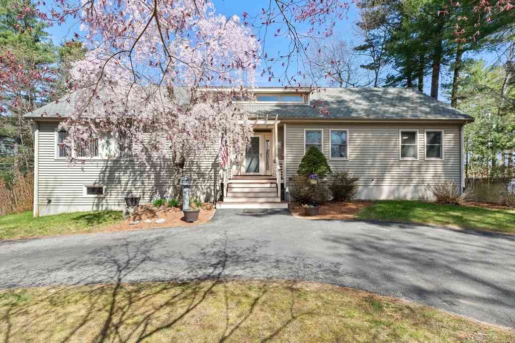 Homes For Sale - 12 Lincoln Road<br/> Middlesex County, Billerica, MA 01821