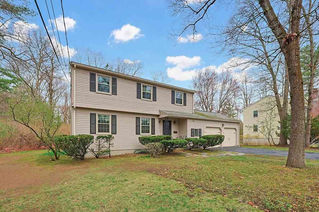 Homes For Sale - 5 Montgomery Dr<br/> Framingham, MA 01701