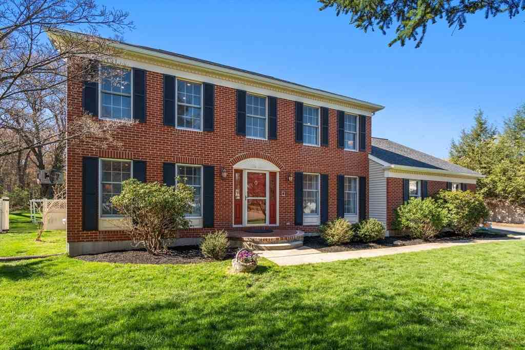 Homes For Sale - 7 Farm Pond Ln<br/> Norfolk County, Franklin, MA 02038