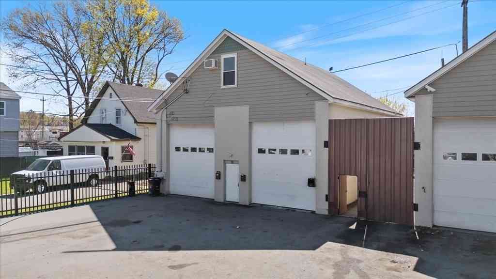 Multifamily For Rent - 33 Garfield St<br/> Lawrence, MA 01843
