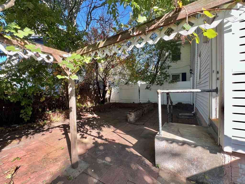 Homes For Rent - 209 Riverside Ave #209<br/> Medford, MA 02155